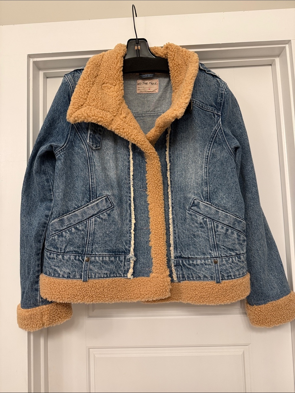 We the free Free People Denim jacket with Sherpa-Lines collar and trim